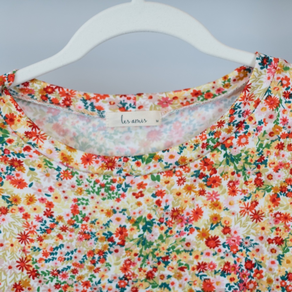 Multi Color Floral Top (M) - Picture 3 of 5